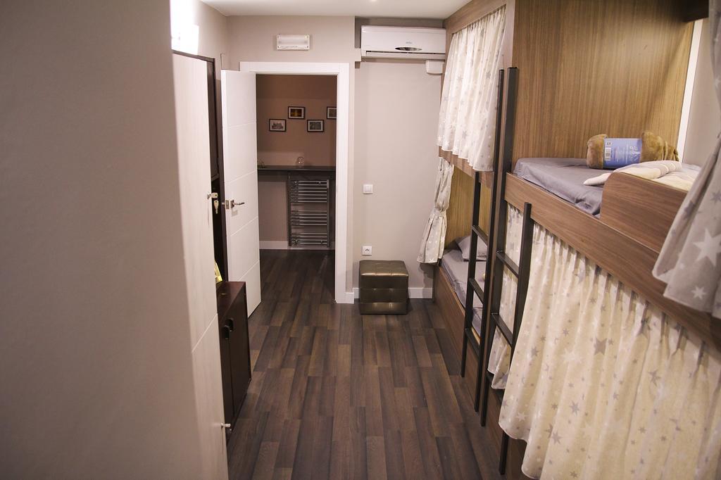 Barcelona & You Hostel Sagrada Familia المظهر الخارجي الصورة