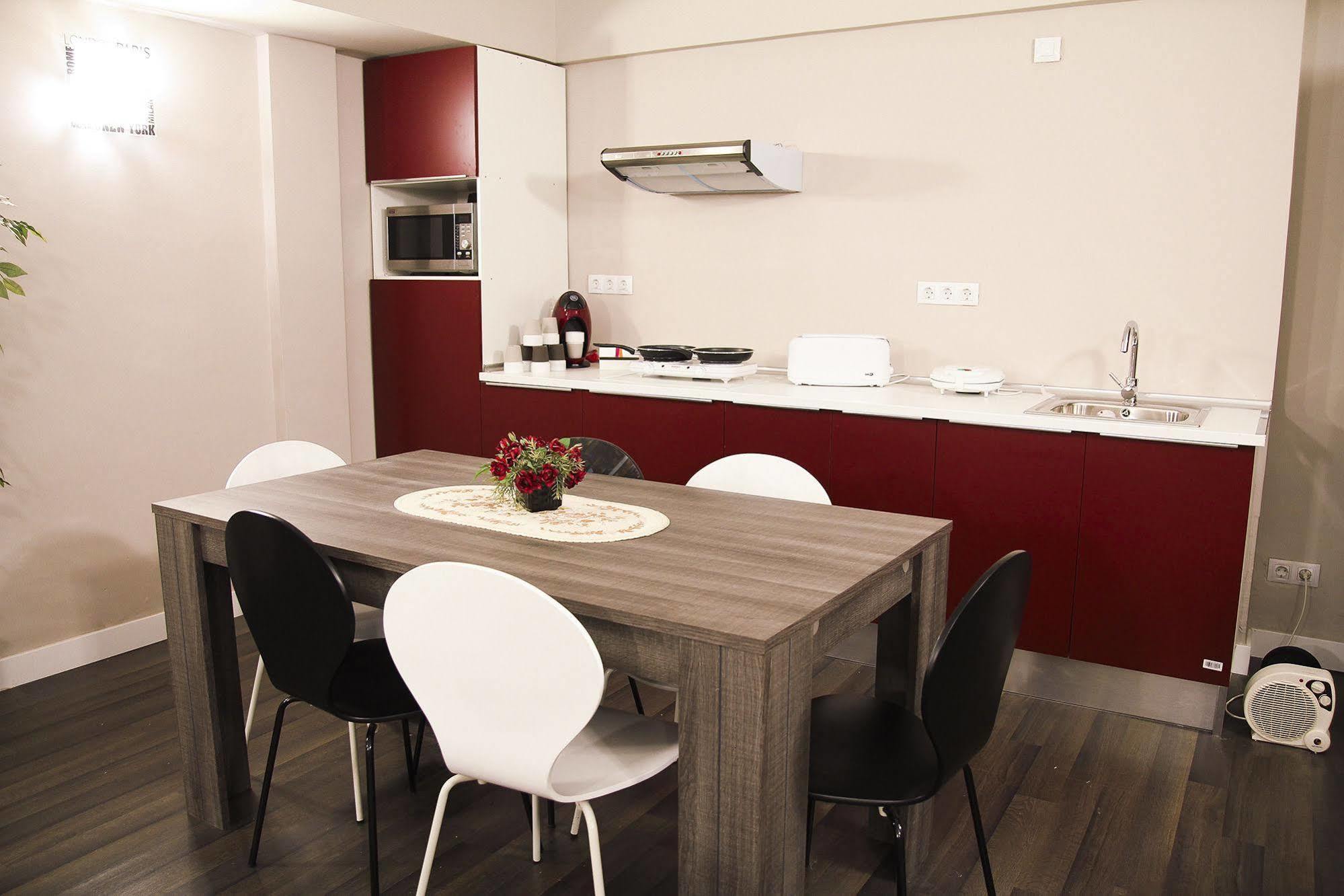 Barcelona & You Hostel Sagrada Familia المظهر الخارجي الصورة